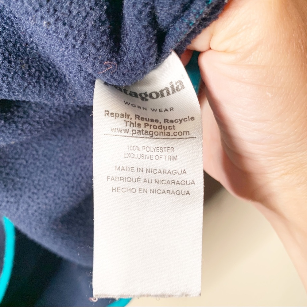 Patagonia Women's Lightweight Synchilla Snap-T Fleece Pullover in Borealis Green - Picture 6 of 7